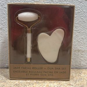 White Jade and Gua Shua facial set